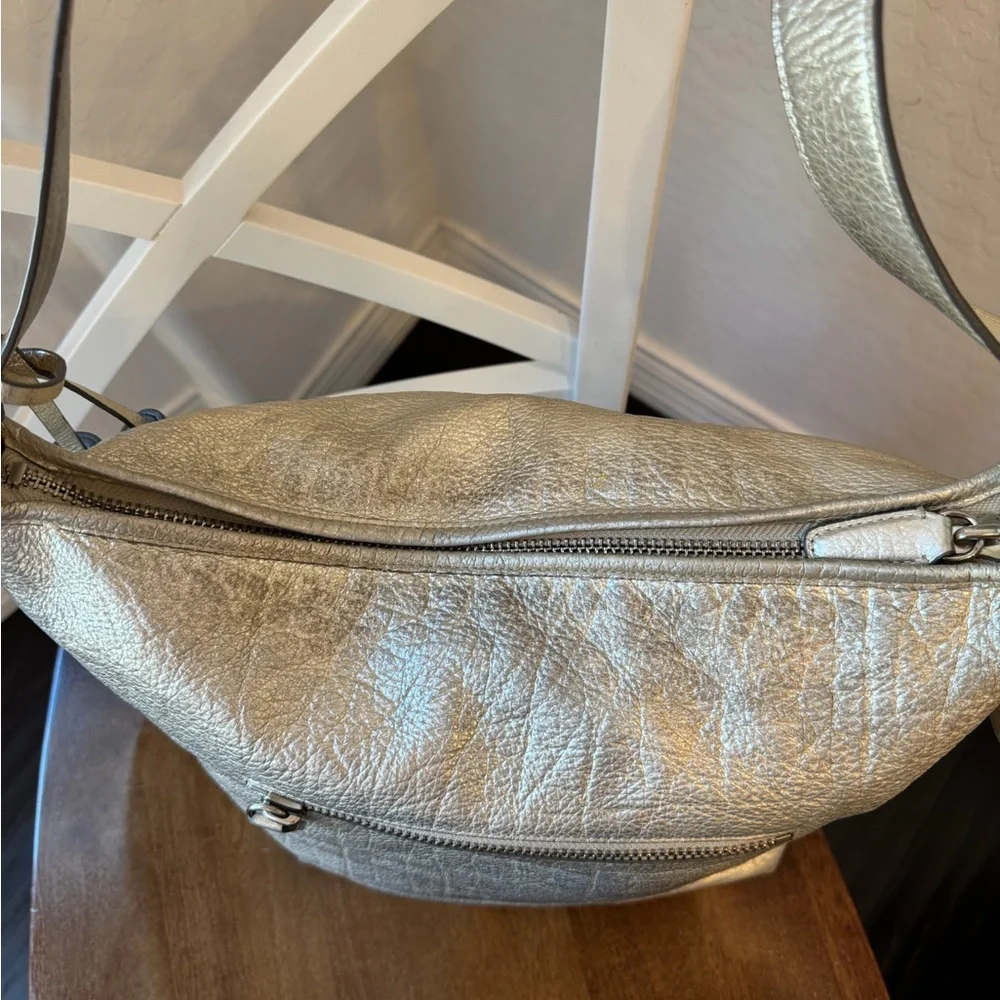 EUC Coach Legacy Duffle Bag in Metallic Leather - Picture 4 of 9